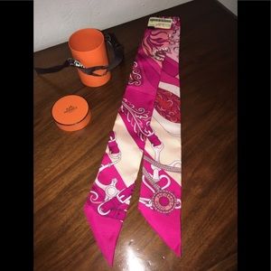 Hermes New Twilly with box/ribbon